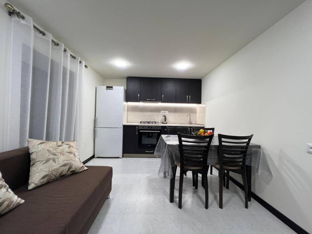 Cosy flat Apartment เยเรวาน ภายนอก รูปภาพ