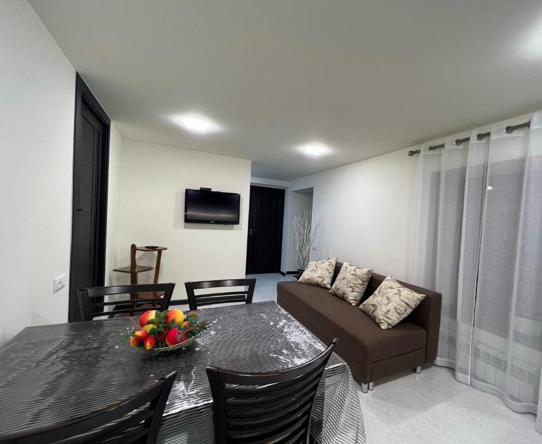 Cosy flat Apartment เยเรวาน ภายนอก รูปภาพ